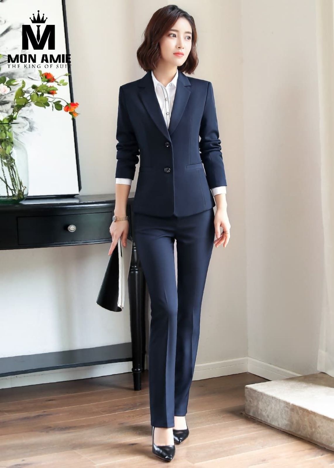 Navy Business Peak Lapels Suit With Tulip Trousers 